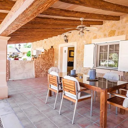 Holiday home Refugio Spacious Pool Bbq Office